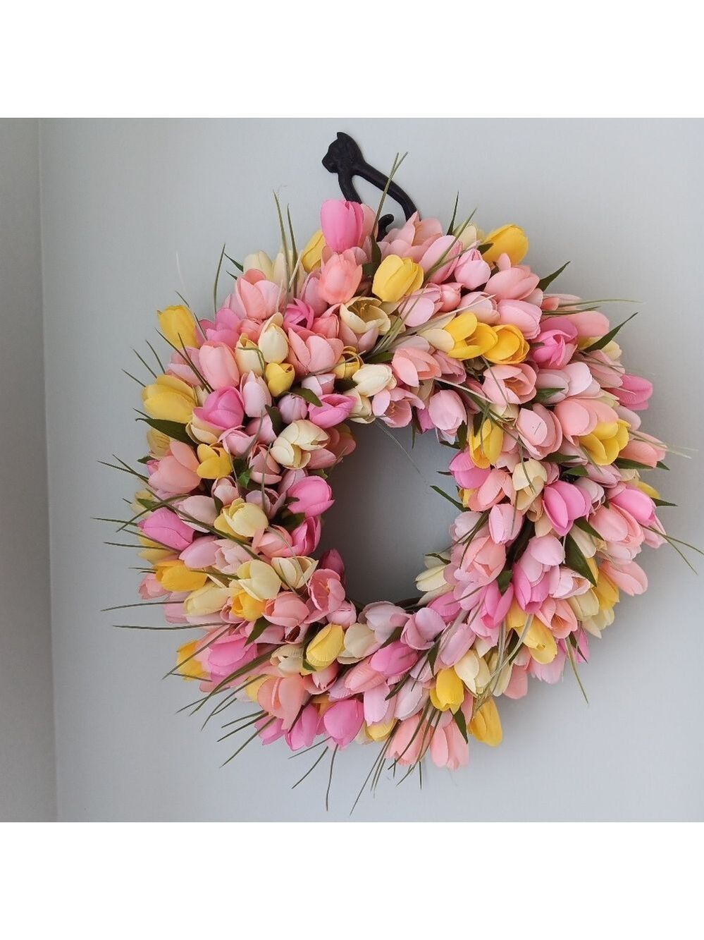 Wreath Flippers Handcrafted 14" Bright Spring Tulip Wreath